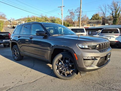 New 2025 Jeep Grand Cherokee Limited image 2