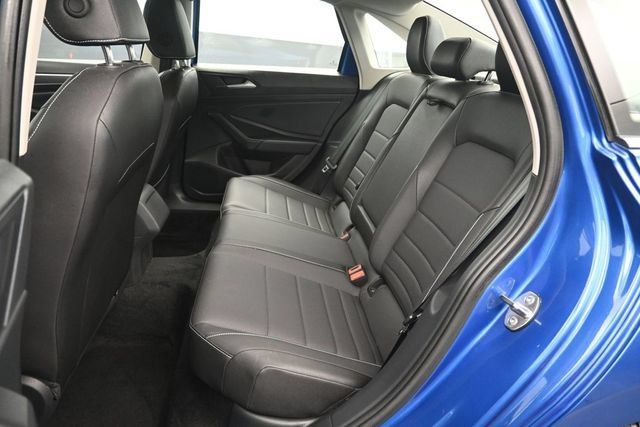 Used 2024 Volkswagen Jetta SE w/ Panoramic Sunroof Package FWD image 11