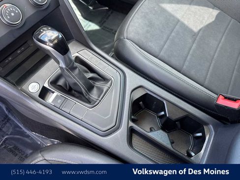 Used 2022 Volkswagen Taos SE w/ Panoramic Sunroof Package image 16