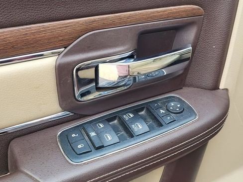 Used 2014 RAM 1500 Laramie image 32