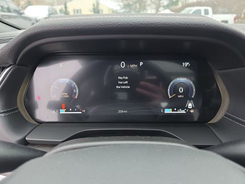 New 2025 Jeep Grand Cherokee Limited image 18