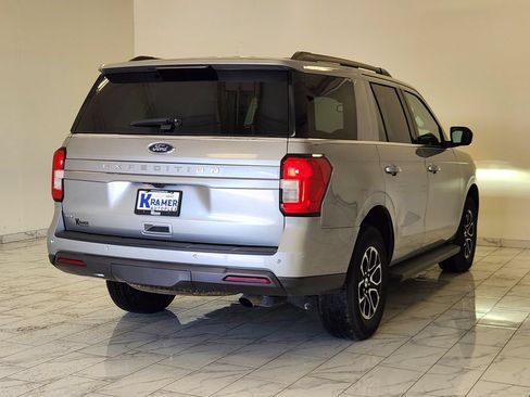 Used 2024 Ford Expedition XLT AWD/4WD image 7