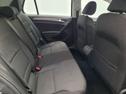 Used 2019 Volkswagen Golf S image 19