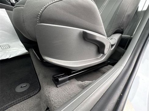 Used 2024 Hyundai Elantra SEL image 15