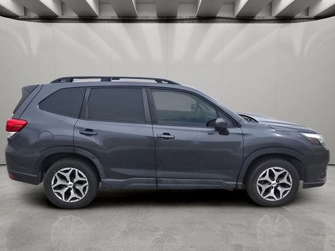 Used 2024 Subaru Forester Premium AWD/4WD image 6