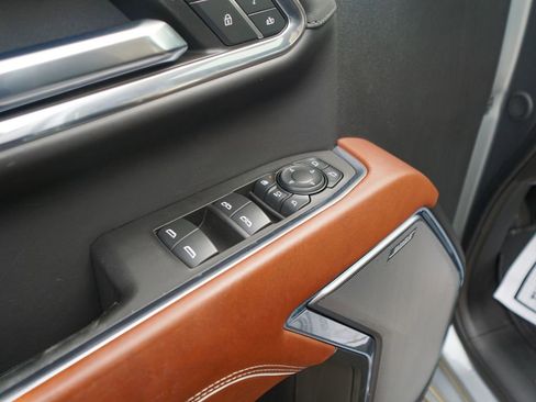 Used 2024 GMC Sierra 2500 Denali Ultimate image 20