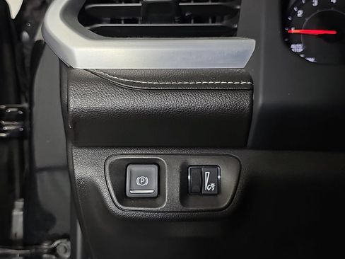 Used 2023 GMC Acadia SLE w/ Driver Convenience Package FWD image 25