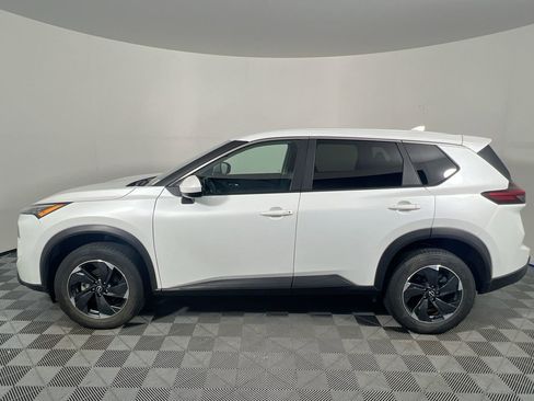 Used 2024 Nissan Rogue SV AWD/4WD image 6
