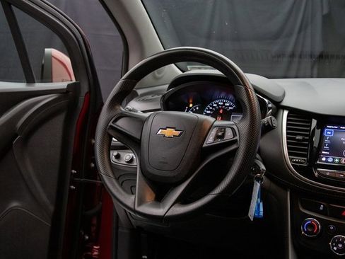 Used 2021 Chevrolet Trax LS image 14