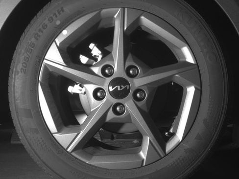 Used 2025 Kia K4 LXS image 15