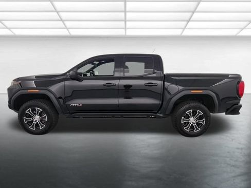 Used 2024 GMC Canyon AT4 w/ AT4 Premium Package AWD/4WD image 4
