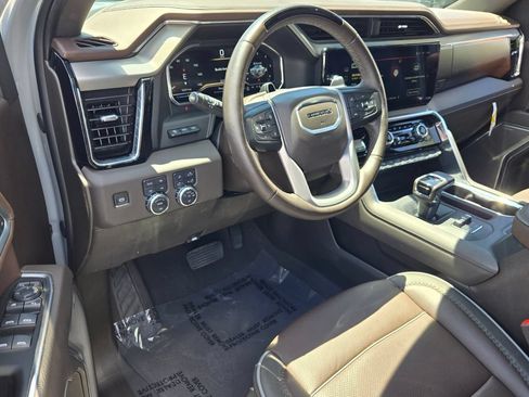 Used 2025 GMC Sierra 1500 Denali AWD/4WD image 13