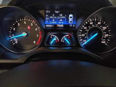 Used 2018 Ford Escape Titanium AWD/4WD image 23
