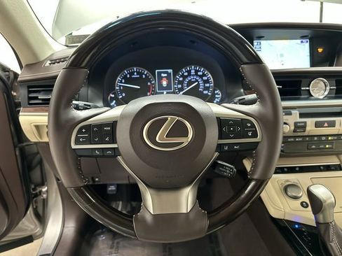 Used 2017 Lexus ES 350 w/ Navigation System Package image 8