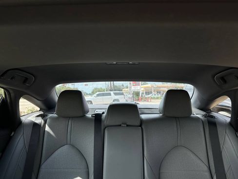 Used 2019 Toyota Avalon Limited FWD image 7