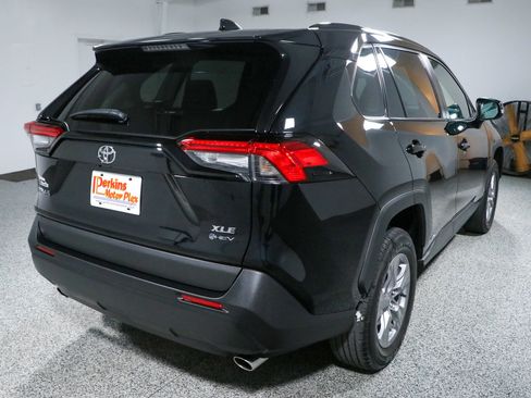 Used 2025 Toyota RAV4 XLE AWD/4WD image 7