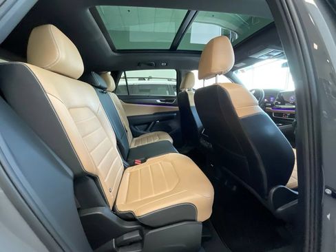 Used 2024 Volkswagen Atlas Cross Sport SEL R-Line AWD/4WD image 20