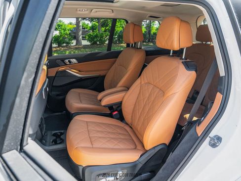 Used 2024 BMW X7 xDrive40i image 27