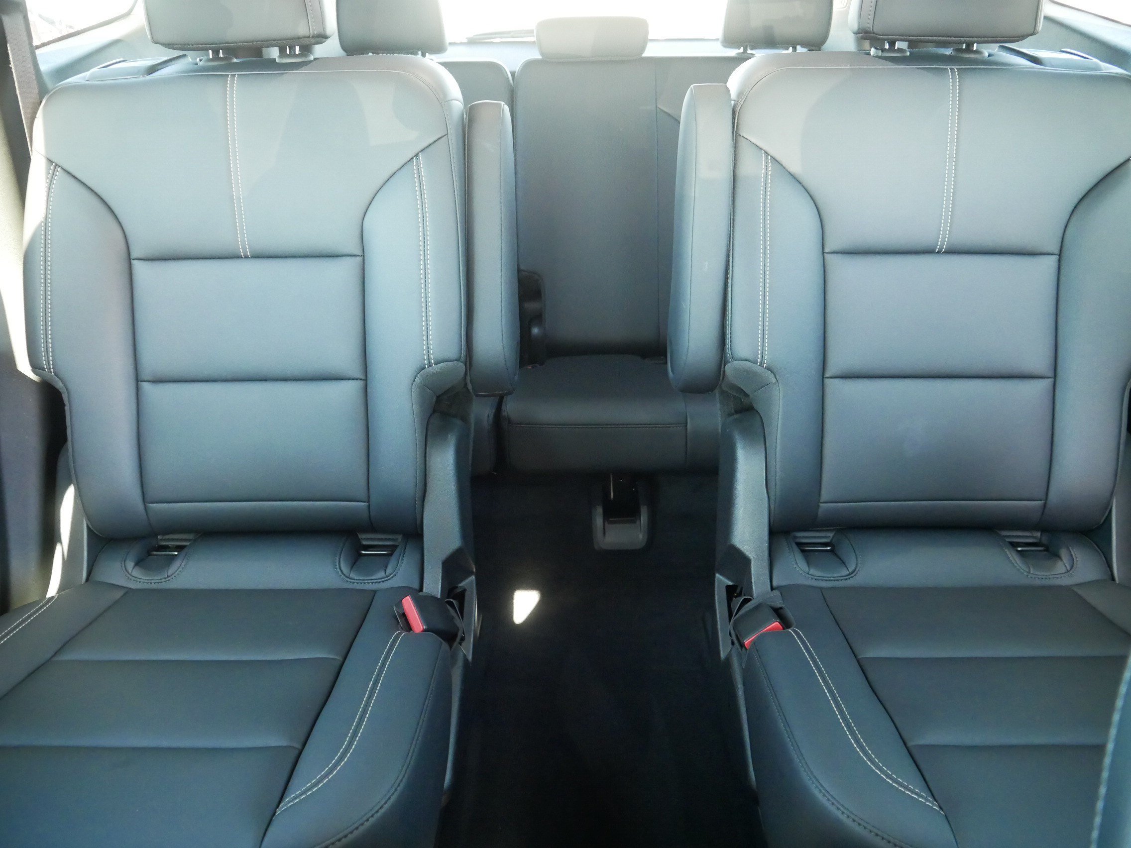 Used 2026 GMC Acadia Elevation w/ Elevation Premium Package AWD/4WD image 13