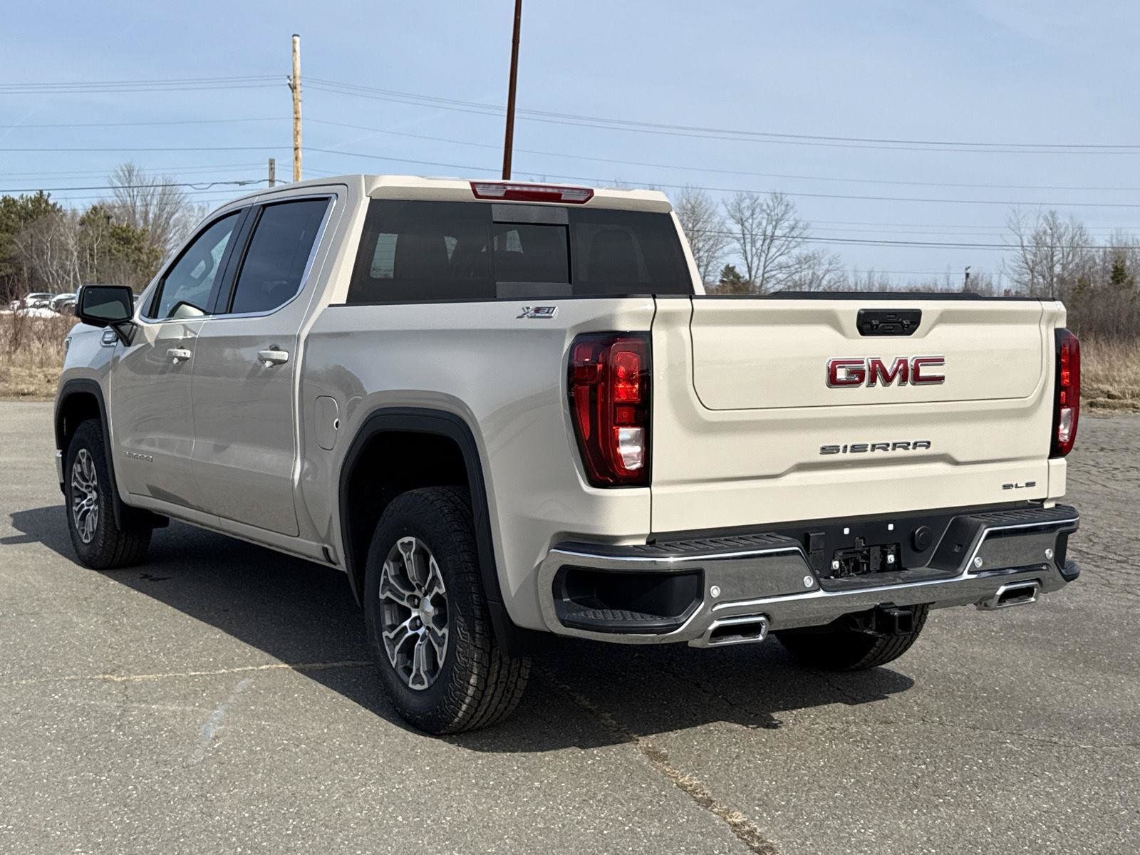 New 2026 GMC Sierra 1500 SLE w/ X31 Off-Road Package AWD/4WD image 14