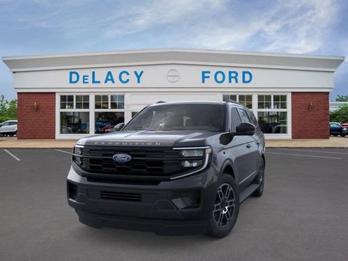 New 2026 Ford Expedition Active image 3