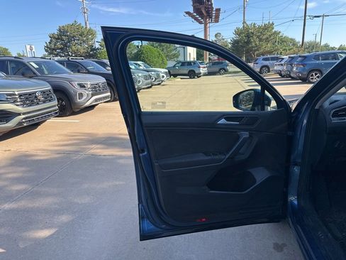 Used 2019 Volkswagen Tiguan S FWD image 10