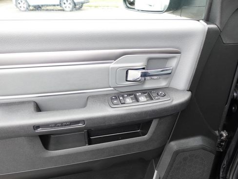 Used 2023 RAM 1500 Classic SLT w/ Electronics Convenience Group image 16