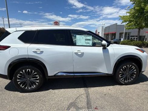 New 2026 Nissan Rogue Platinum w/ Platinum Premium Package AWD/4WD image 3