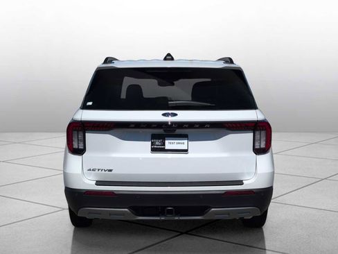 New 2026 Ford Explorer Active RWD image 4