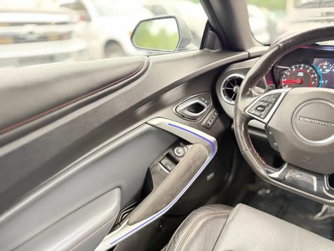 Used 2017 Chevrolet Camaro LT RWD image 22