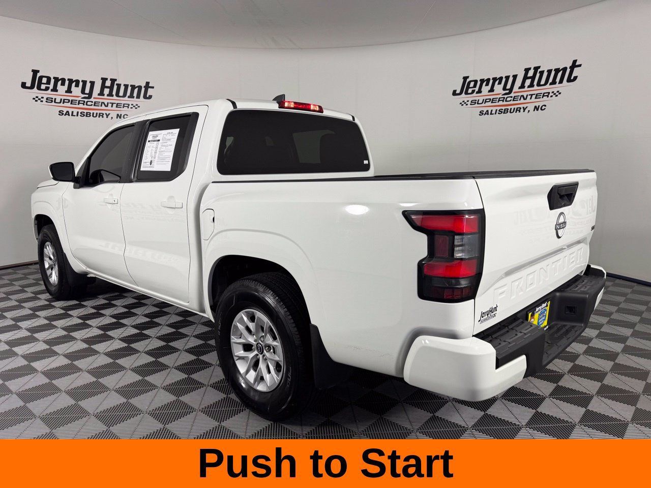 Used 2024 Nissan Frontier SV RWD image 10