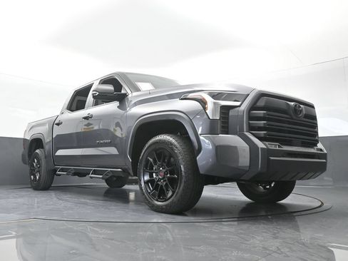 Used 2025 Toyota Tundra SR5 w/ SR5 Convenience Package AWD/4WD image 60