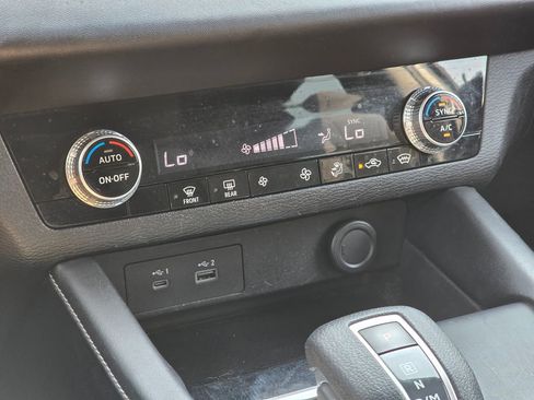 Used 2022 Mitsubishi Outlander ES image 31