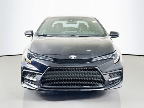 Used 2021 Toyota Corolla SE FWD image 2