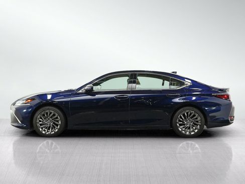 Used 2024 Lexus ES 300h FWD image 2