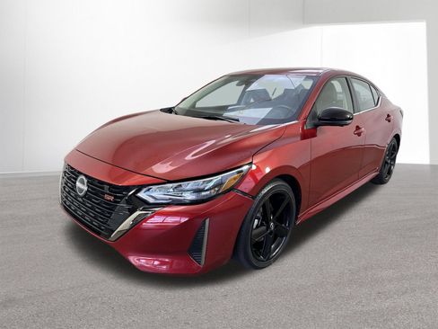 Used 2025 Nissan Sentra SR w/ SR Premium Package FWD image 25