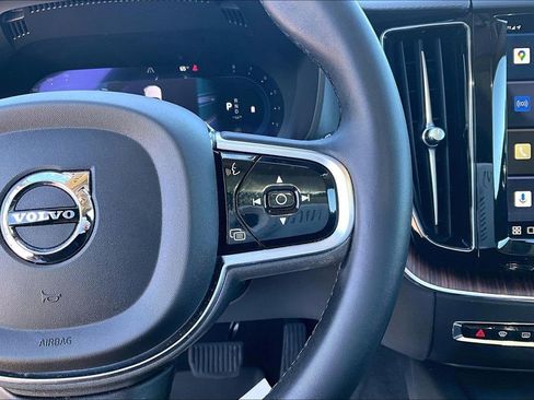 Certified 2023 Volvo XC60 B5 Ultimate image 28