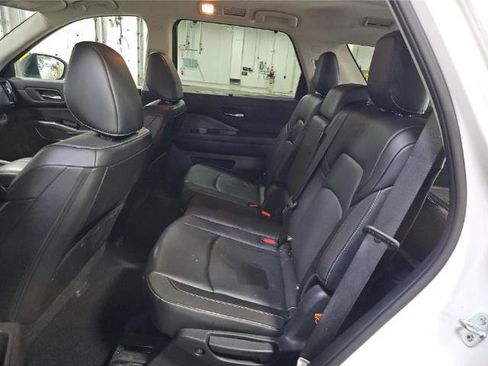 Used 2023 Nissan Pathfinder SL w/ Lighting Package (N92) AWD/4WD image 7