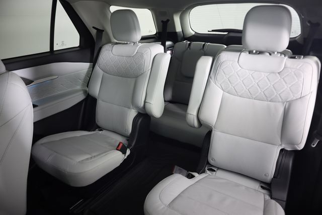 Certified 2025 Ford Explorer Platinum w/ Ultimate Package AWD/4WD image 33