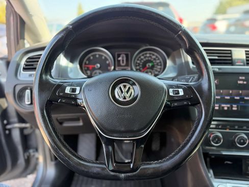 Used 2018 Volkswagen Golf SE FWD image 25