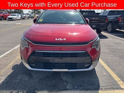 Used 2025 Kia Niro SX