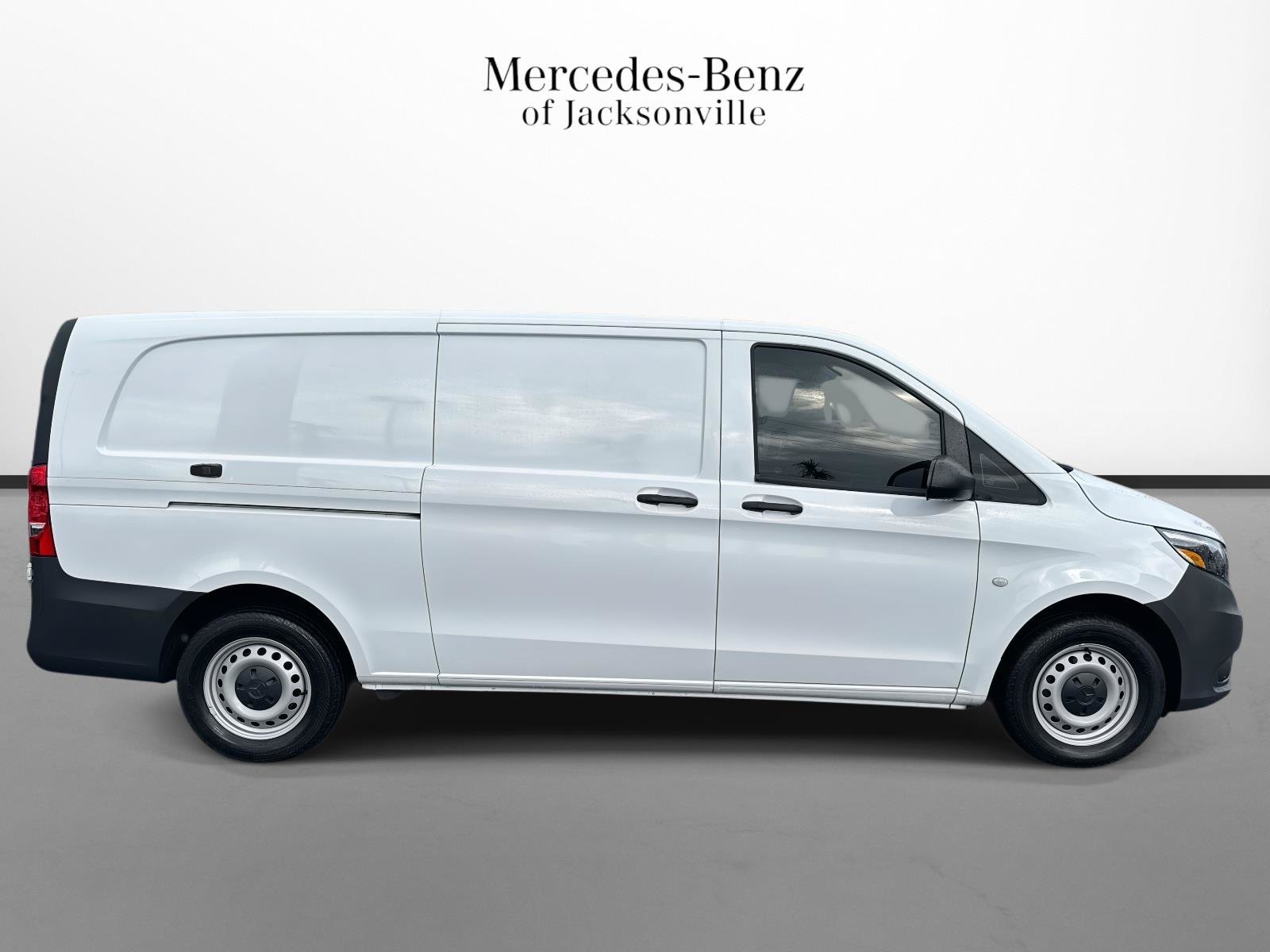 Used 2023 Mercedes-Benz Metris image 2