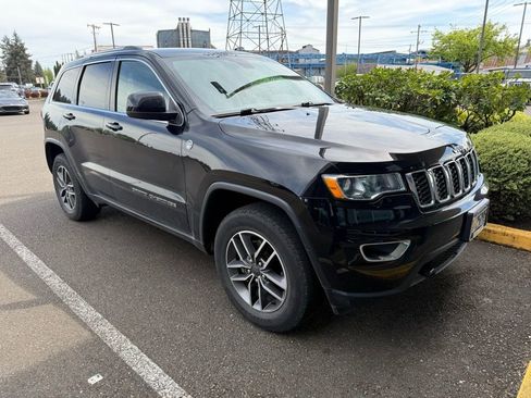 Used 2020 Jeep Grand Cherokee Laredo w/ Quick Order Package 2BN North image 6