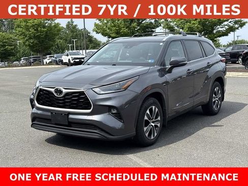 Used 2021 Toyota Highlander XLE AWD/4WD image 5