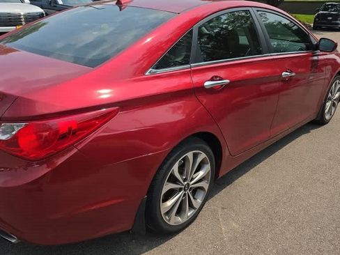 Used 2013 Hyundai Sonata SE w/ Navigation & Sunroof Pkg FWD image 4