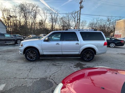 Used 2016 Lincoln Navigator L Select image 4