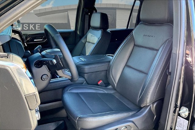 Certified 2026 GMC Yukon XL Denali w/ Sun & Power Step Package AWD/4WD image 25