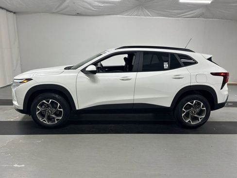 Certified 2024 Chevrolet Trax LT w/ Driver Confidence Package FWD image 6