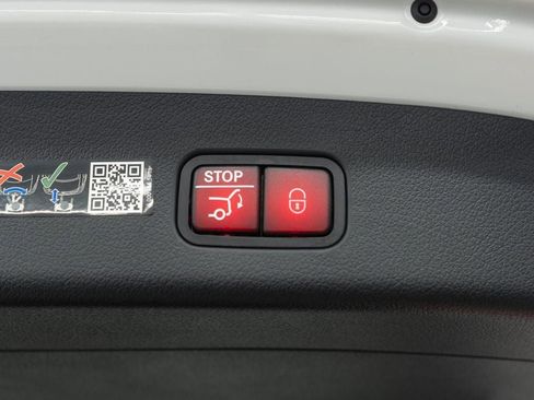 Used 2025 Mercedes-Benz GLC 43 AMG 4MATIC image 39