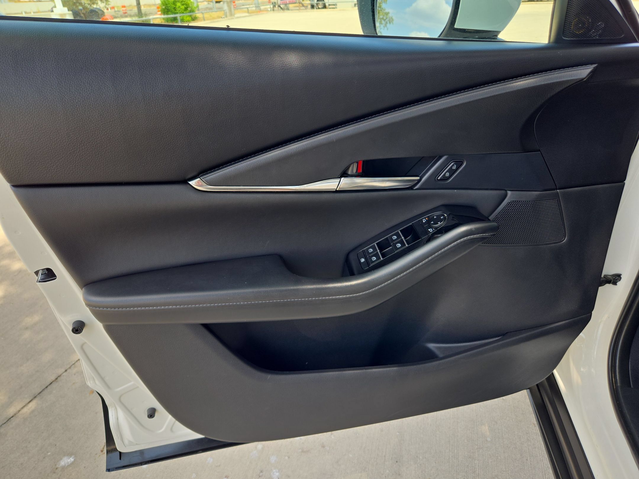 Used 2025 MAZDA CX-30 AWD 2.5 S w/ Preferred Package image 11
